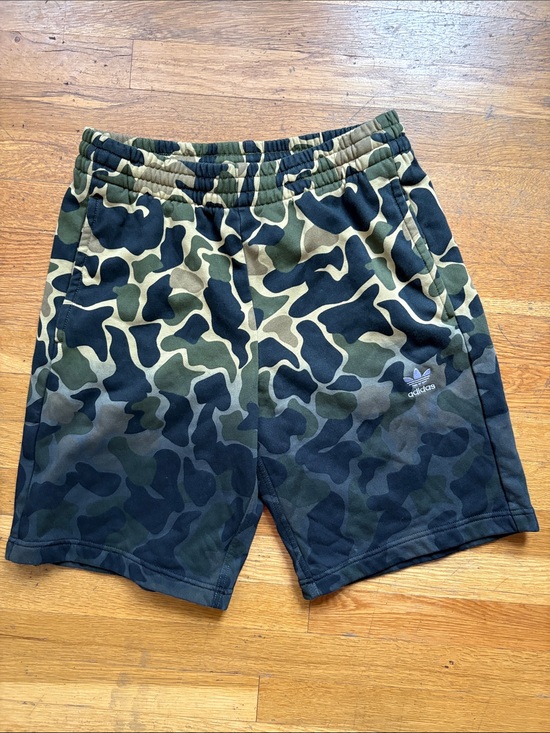 adidas Other - Men’s Adidas Trefoil Ombré Camo Fleece Shorts M